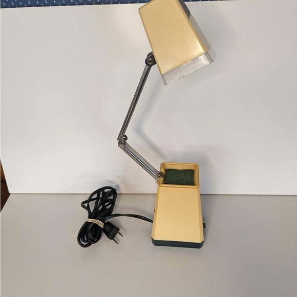 Vintage Mid-Century Windsor Pyramid Folding Desk Lamp MCM Lamp Retro Look - Picture 5 of 5